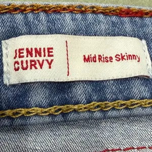 True Religion Jennie Curvy Mid Rise Skinny Jeans Light Wash Blue 31 thumbnail 5
