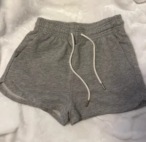 H&M Lounge Shorts thumbnail 1