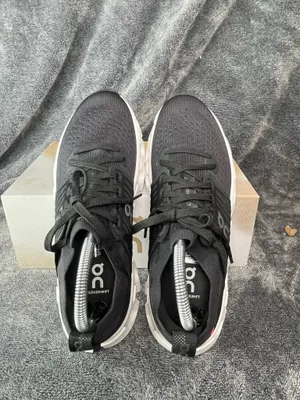 On Cloudswift 4 Black White Women’s 9.5 Running Shoes Sneakers New⁠ thumbnail 3