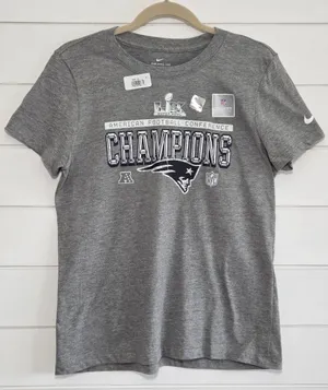 Nike Gray New England Patriots Champions Graphic Tee Size M NEW thumbnail 1