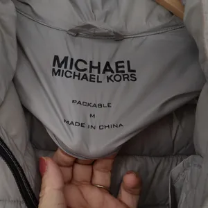 Michael Kors Puffer Jacket Womens M Packable Hooded Taupe Quilted Excellent thumbnail 3