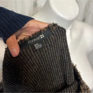 Brown sweater  thumbnail 2