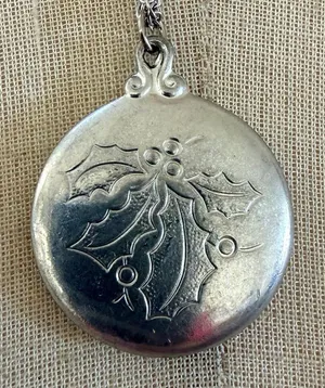 Kirk Stieff KS Pewter Holly Pendant Necklace thumbnail 1