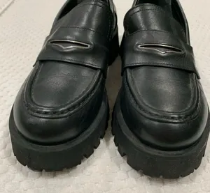 Steve Madden Black Leather Loafers with Silver Accent thumbnail 2