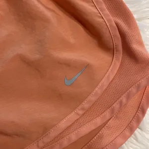 Dri-Fit Nike shorts size S excellent condition thumbnail 2