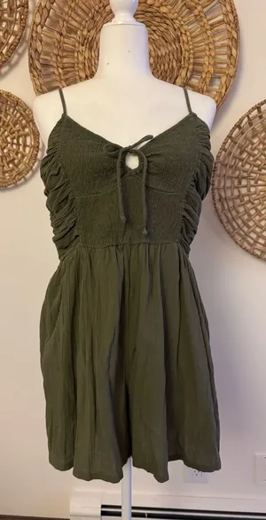 Olive Green Smocked Tie thumbnail 1