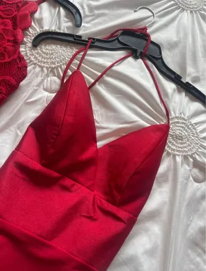 Red Dress Size 4 thumbnail 2