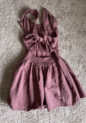 Dress thumbnail 1