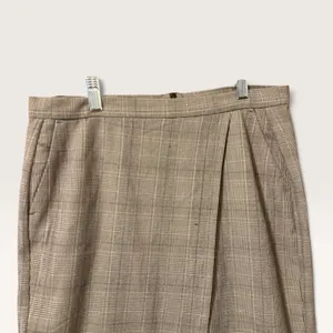 Banana Republic Plaid Wrap Front Skirt Size 6 Brown Tan Knee Length Officecore thumbnail 2