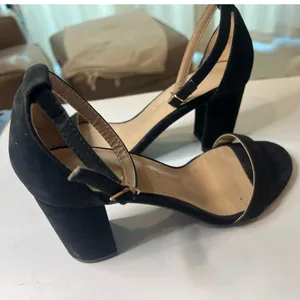 Dream Paris 6 Pumps High heels black faux-suede block heel sandals minimalist ankle strap thumbnail 2