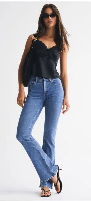Abercrombie Bootcut High-Waisted Jeans thumbnail 1