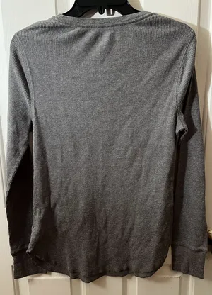 Old Navy Women's Long Sleeve Waffle Knit Graphic T-Shirt Gray Baby It's Cold Out thumbnail 7