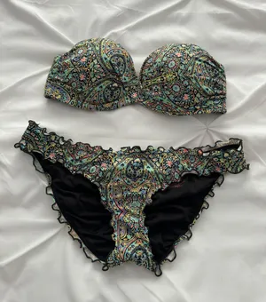 Victoria's Secret Bikini thumbnail 1