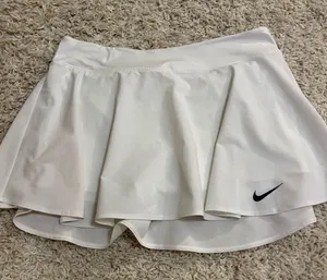 Nike White Flowy Tennis Skirt Large thumbnail 1