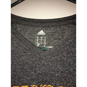 Tennessee Volunteers ADIDAS Climate Athletic Long Sleeve Shirt Women's Size S thumbnail 4