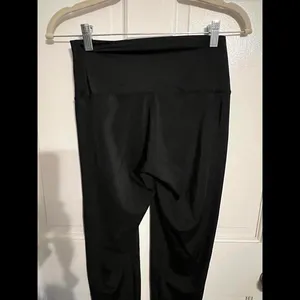Aerie Black Leggings size Medium thumbnail 3