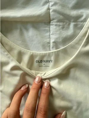 Old navy soft top cream  thumbnail 3