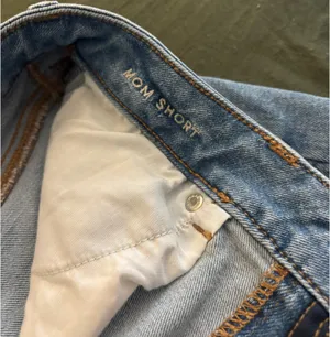 American Eagle Mom Shorts thumbnail 3
