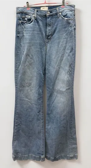 7 For All Mankind Women’s Light Wash Flare Jeans Size 30 Distressed Denim thumbnail 1
