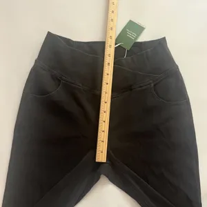 NWT Large Halara Black Wash Criss Cross Waist Flare Stretch Jeans thumbnail 5