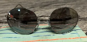 Silver Sunglasses Modern Design thumbnail 1