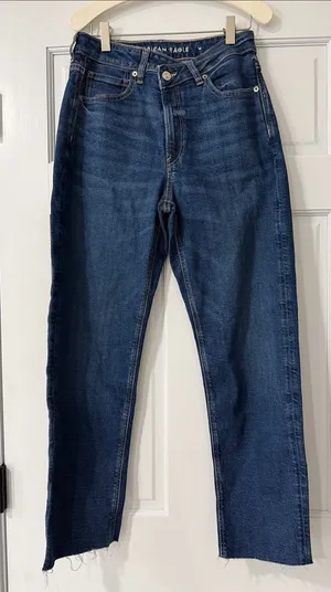 American Eagle Outfitters Dark Indigo High-Rise Mom Straight Jeans Size 6 BNWT thumbnail 1