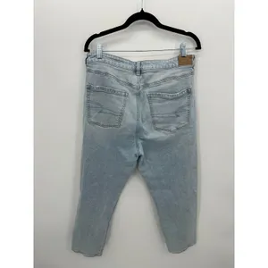 American Eagle Strigid Mom‎ Jeans Womens Sz 14 Short High Waisted Light Wash thumbnail 2