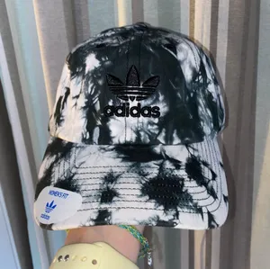Adidas Hat thumbnail 1