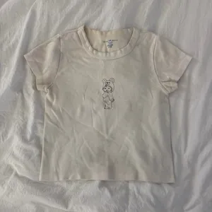 Brandy Melville Baby Tee Crop Top bear thumbnail 2