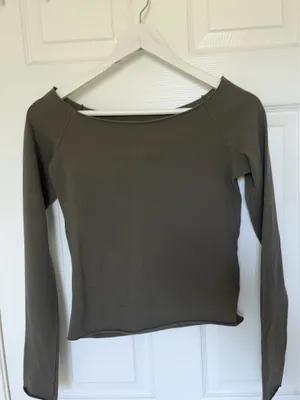 Brandy Melville Bonnie Top Off-The-Shoulder thumbnail 3