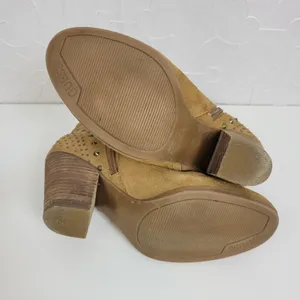 Guess Womens Boots Size 7.5 Tan Side Zip Almond Toe Studded Chucky Ankle Heel thumbnail 9