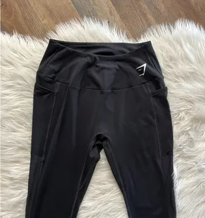 Gymshark women's black mesh panel with pockets size XS/S black leggings thumbnail 2