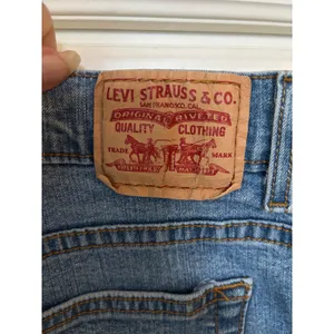 Levis 550 Relaxed Tapered Jeans Womens 16M Medium Wash High Rise Denim thumbnail 4