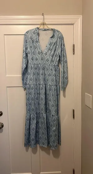 Deep V-neck Tiered Maxi Dress Size Medium Blue Floral Paisley Empire Waist Boho thumbnail 1