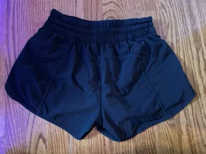 Lululemon Shorts Hotty Hot Black thumbnail 2