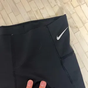 Nike black leggings thumbnail 2