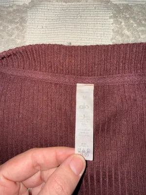Alo Yoga Muse Ribbed Crop Pullover in‎ cherry cola M thumbnail 3