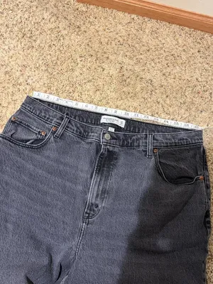 Abercrombie & Fitch Curve Love The '90s Straight Ultra High Rise Gray Jeans thumbnail 12