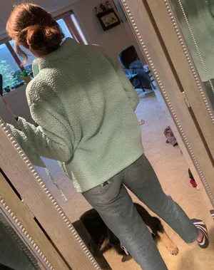PINK - Victoria's Secret Sweatshirt thumbnail 2