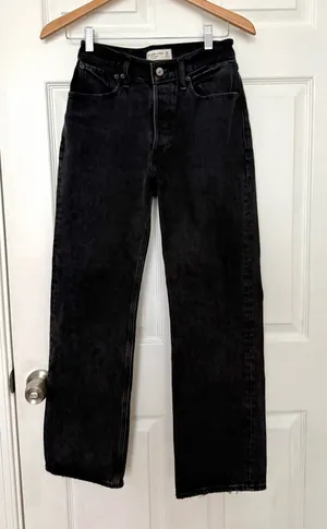 Abercrombie 90’s Low Rise Baggy Jeans thumbnail 1
