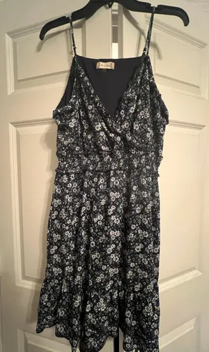 Dress thumbnail 1