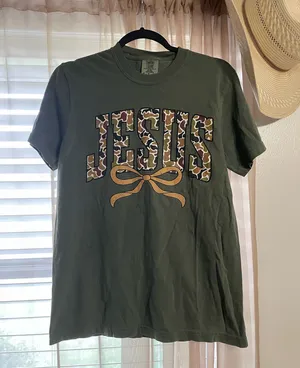 Comfort Colors Camo Jesus Tshirt thumbnail 1
