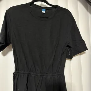 Old Navy above knee black dress with sinche waist drawstrings thumbnail 2