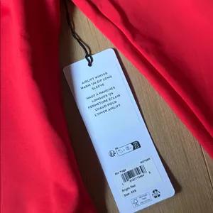 ALO Yoga AIRLIFT WINTER WARM 1/4 Zip Long Sleeve thumbnail 2