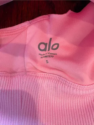 Alo sports bra thumbnail 6