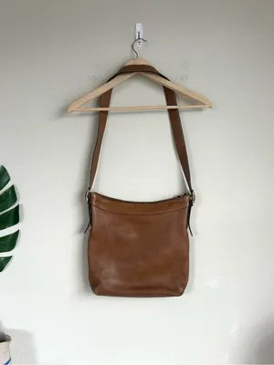 Vintage Coach Legacy 9325 Medium Slim Hobo Duffle Sac Bag in Cognac Leather thumbnail 10