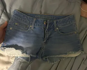American Eagle Outfitters thumbnail 1