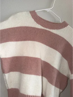 Hollister Sweater thumbnail 2