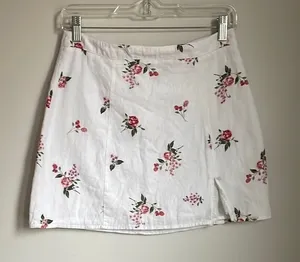 White and Pink Floral Mini‎ A-Line Skirt for Casual Wear with Small Slit thumbnail 1