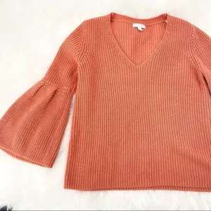 LC Lauren‎ Conrad V Neck Coral Knit Bell sleeved Sweater Size S Feminine thumbnail 3